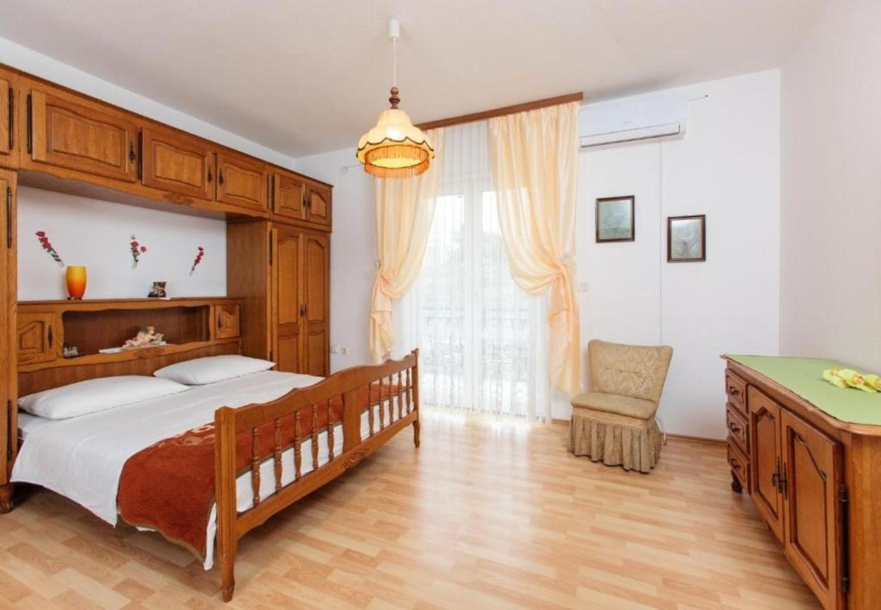 Apartment Knez 1 - 50 M From Beach 珀德垂那 外观 照片