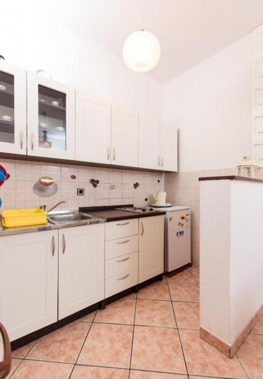 Apartment Knez 1 - 50 M From Beach 珀德垂那 外观 照片