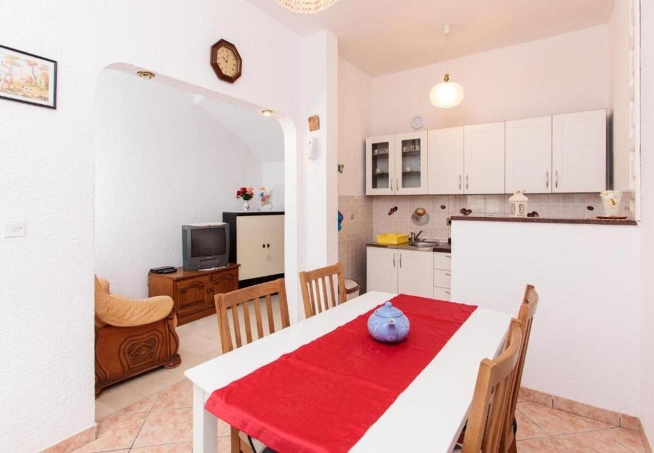 Apartment Knez 1 - 50 M From Beach 珀德垂那 外观 照片