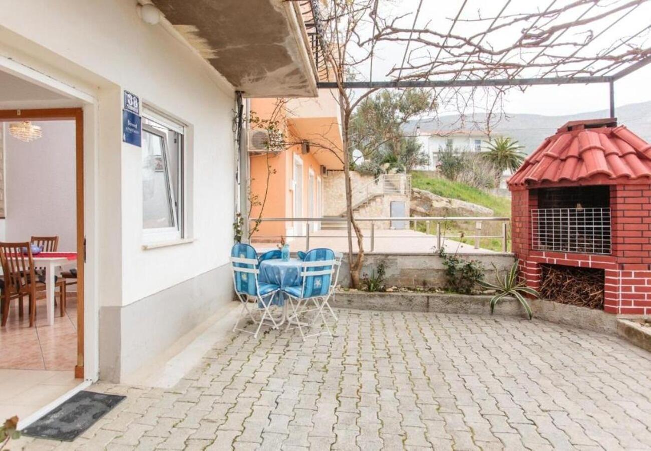 Apartment Knez 1 - 50 M From Beach 珀德垂那 外观 照片