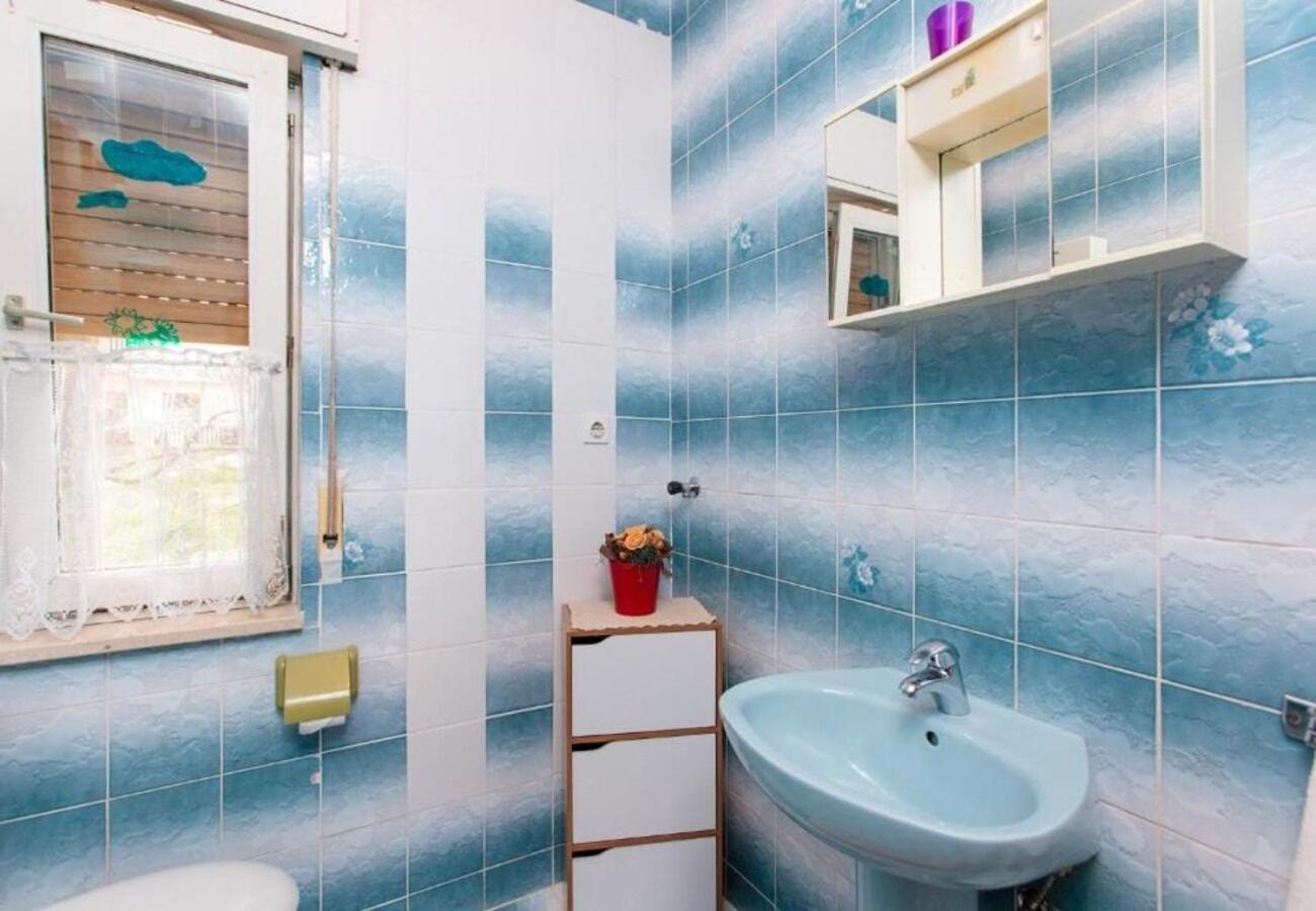 Apartment Knez 1 - 50 M From Beach 珀德垂那 外观 照片